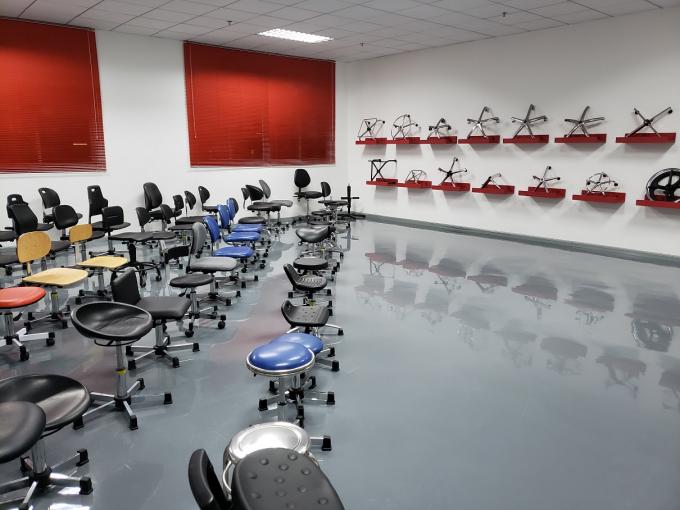 Cadeiras ergonômicas confortáveis do laboratório e quarto desinfetado da classe da reunião 10000 dos tamboretes