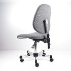 A bancada ergonômica da tela cinzenta preside grandes cadeiras traseiras ajustáveis do laboratório fornecedor